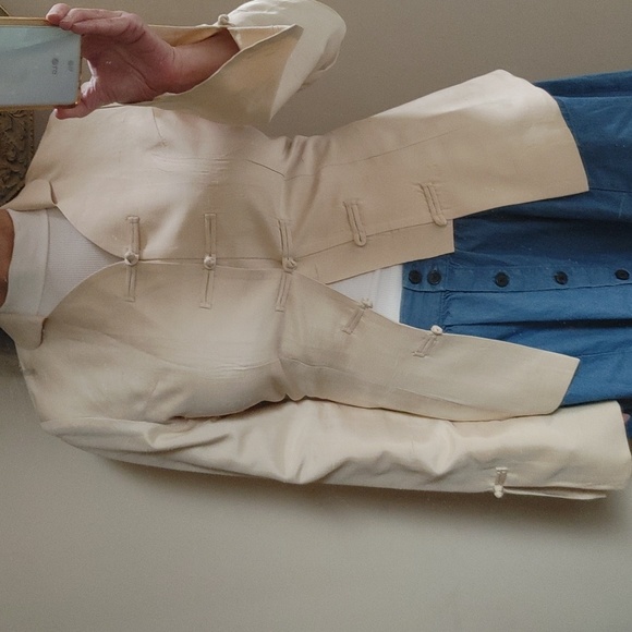 Tailored Silk Champagne Jacket Frog & Knot Closure - Picture 15 of 17